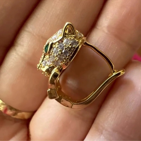 Panthere Emerald Green Eyes Gold Earrings - Picture 5 of 7